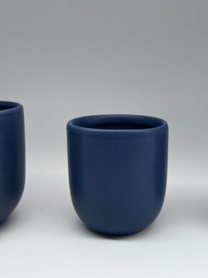 Set 3 cesti cafea ceramica (250ml, 150ml, 80ml), pahare Novum Velaris, indigo mat, gresie glazurata manual