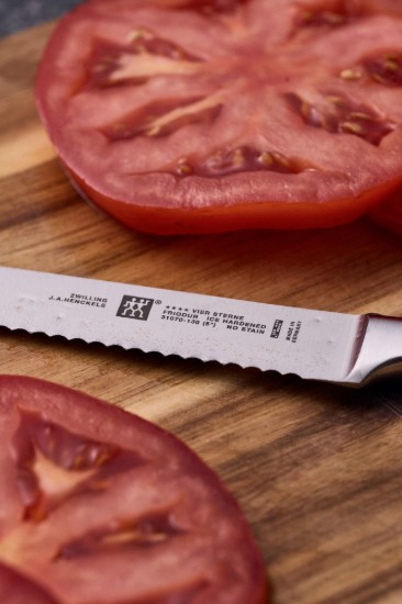 Cutit universal, lama zimtata, 13cm, "TWIN Four Star" - Zwilling