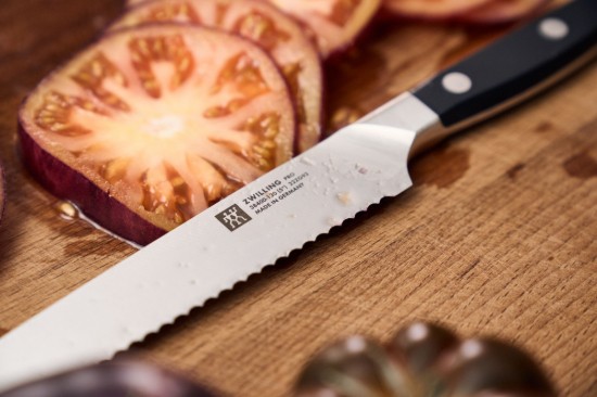 Cutit universal, lama zimtata, 13cm, "ZWILLING Pro" - Zwilling