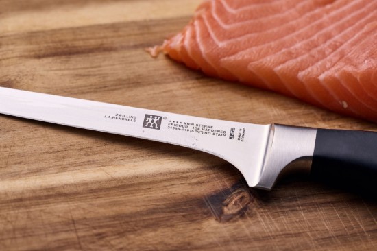 Cutit pentru dezosat, 14cm, "TWIN Four Star" - Zwilling