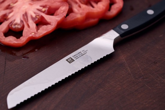 Cutit universal, lama zimtata, 13cm, "ZWILLING Pro" - Zwilling
