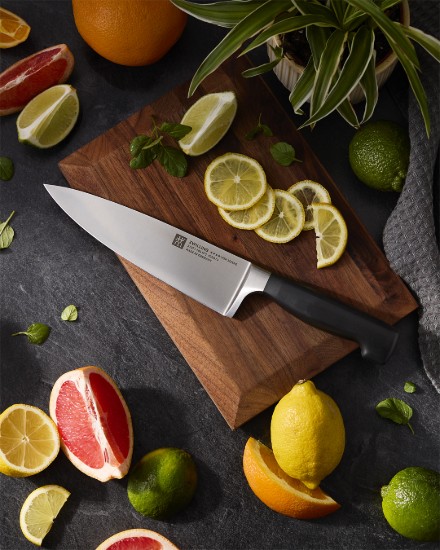 Cutitul bucatarului, 18cm, "TWIN Four Star" - Zwilling