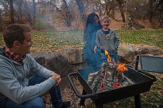 Gratar de campanie pe carbuni Cook Wagon Camp Chef CC-FPGG, grila otel, tava fonta