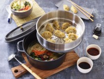 Oala Cocotte fonta, cu accesoriu pentru gatit la abur, 26cm/5,2L, Black - Staub