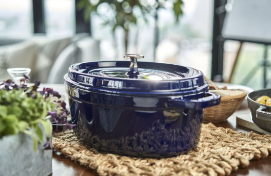 Oala Cocotte ovala, fonta, 33cm/6,7L, Dark Blue - Staub