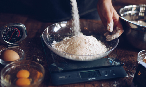 cele 5 electrocasnice de bucatarie indispensabile pentru prepararea prajiturilor